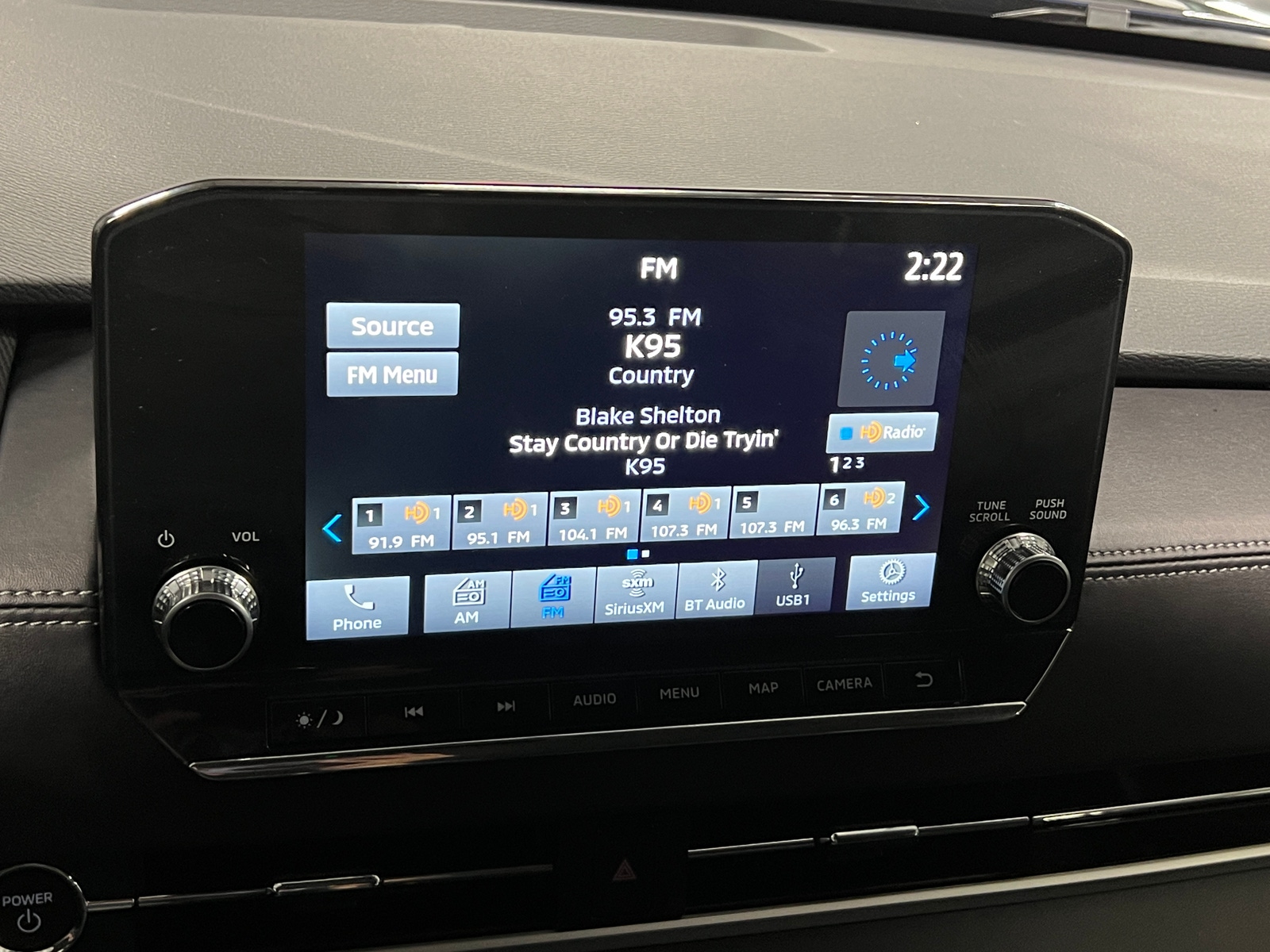 Thumbnail: 2023 Mitsubishi Outlander - 3