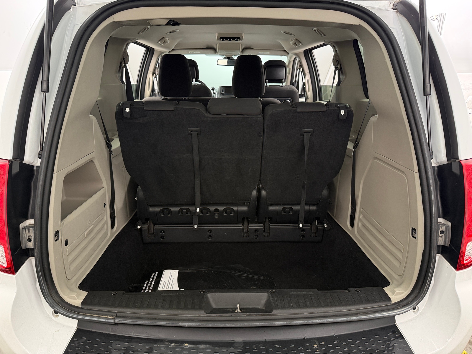 Thumbnail: 2020 Dodge Grand Caravan - 7