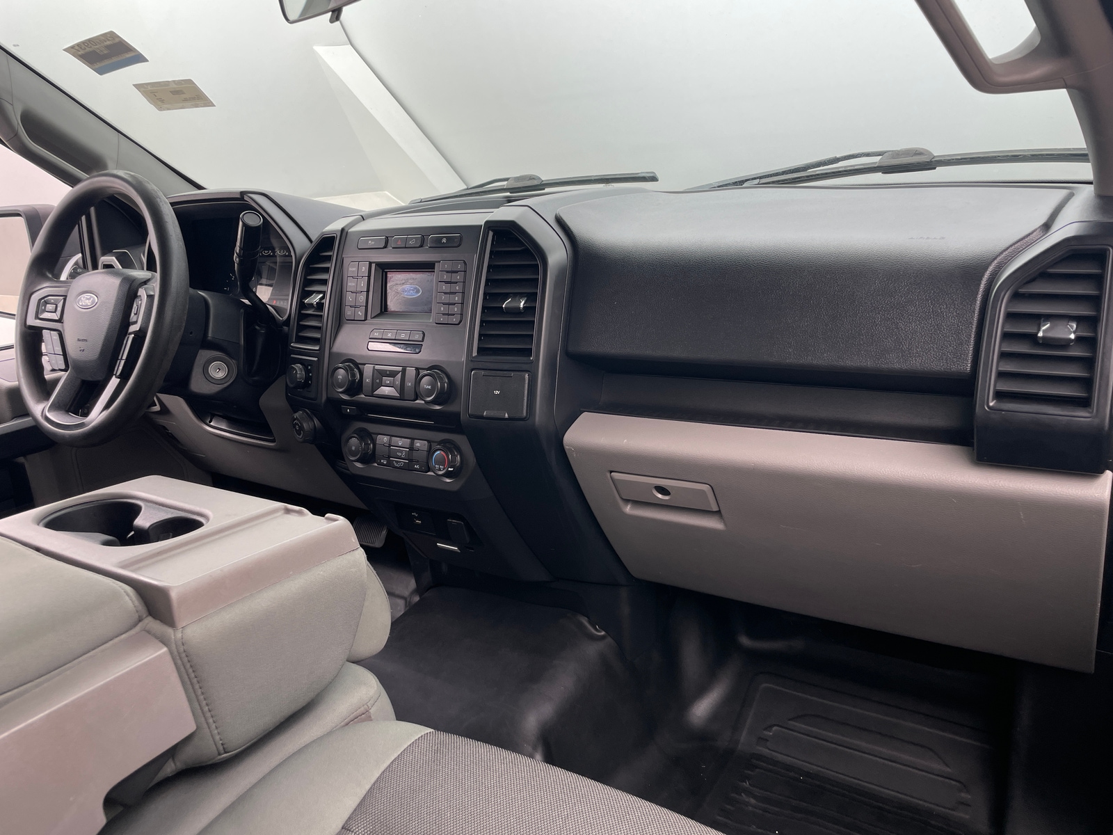 Thumbnail: 2018 Ford Econoline - 3