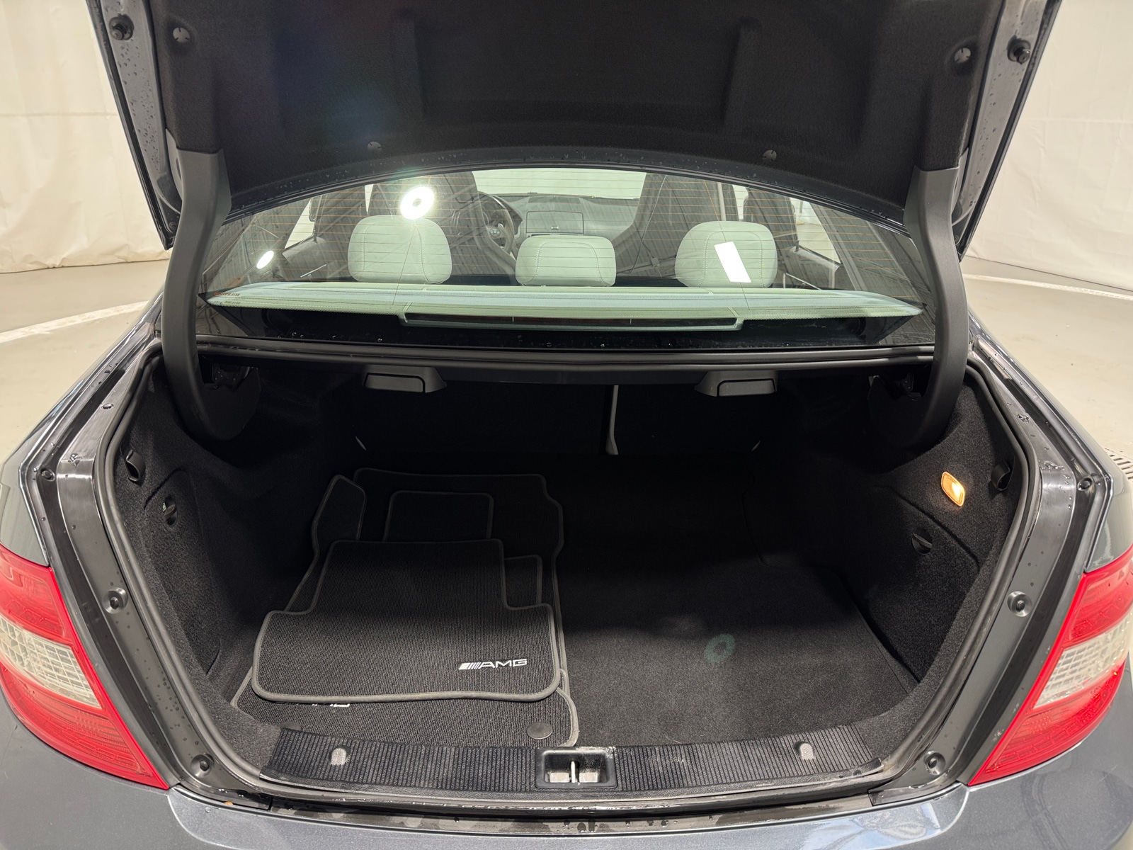 Thumbnail: 2010 Mercedes-Benz C-Class - 6