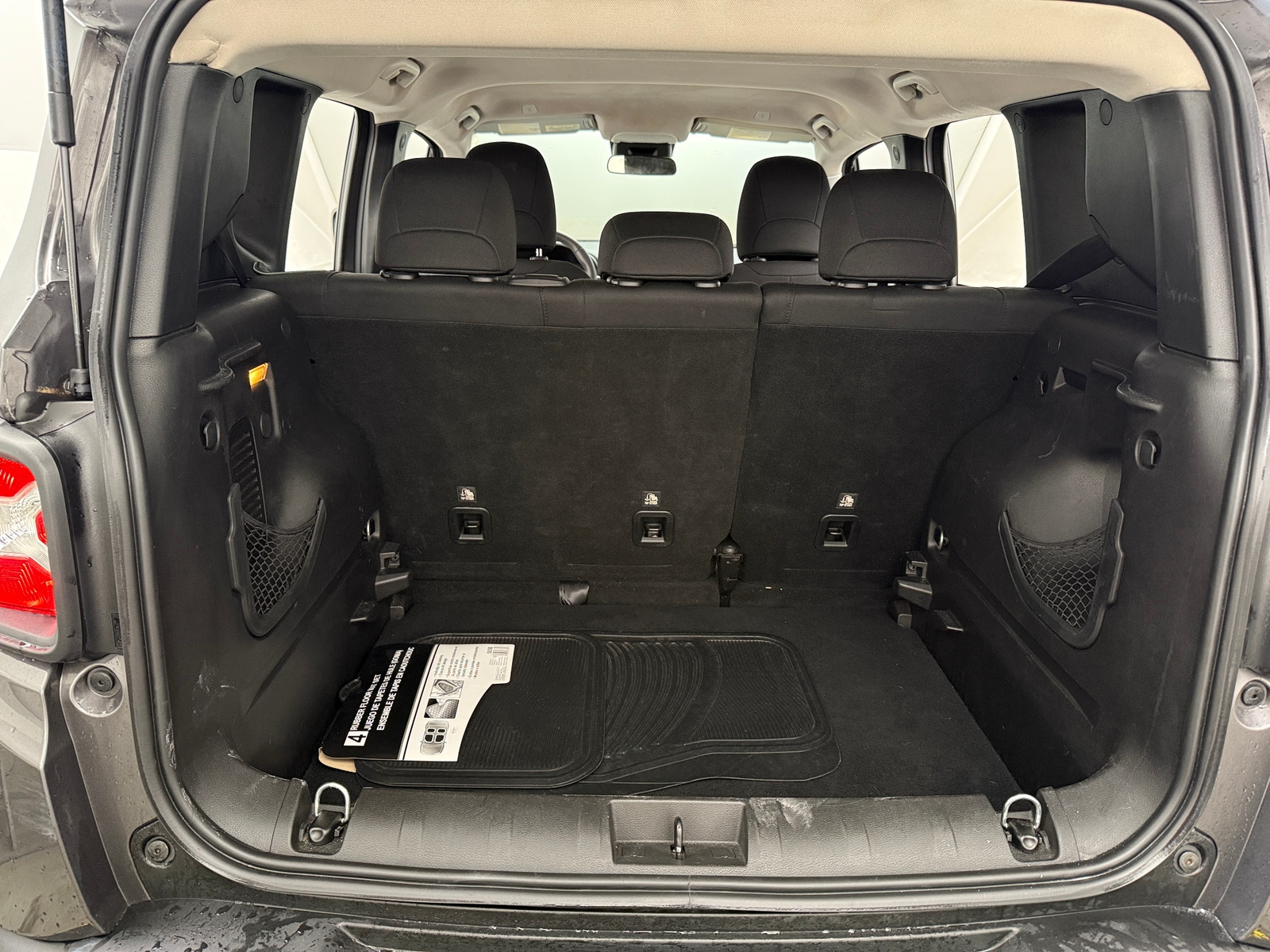 Thumbnail: 2018 Jeep Renegade - 7