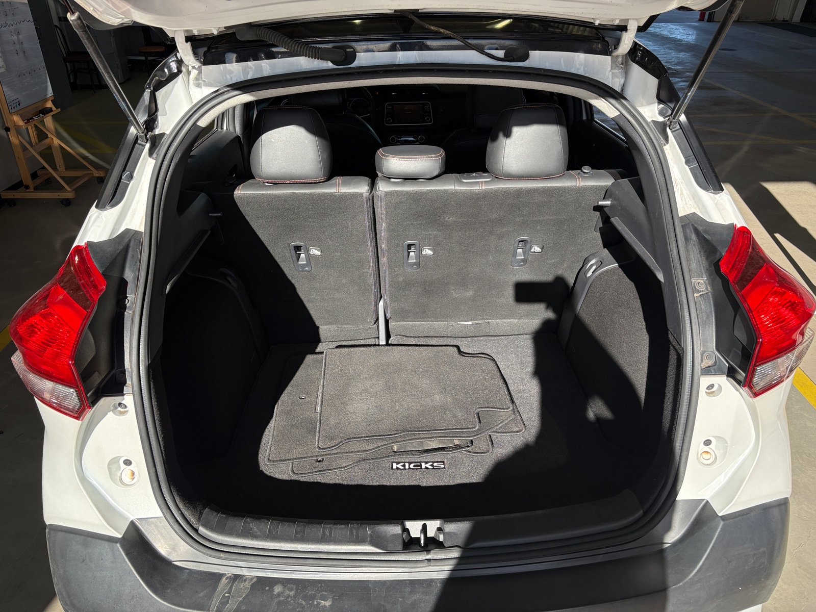 Thumbnail: 2019 Nissan Kicks - 7