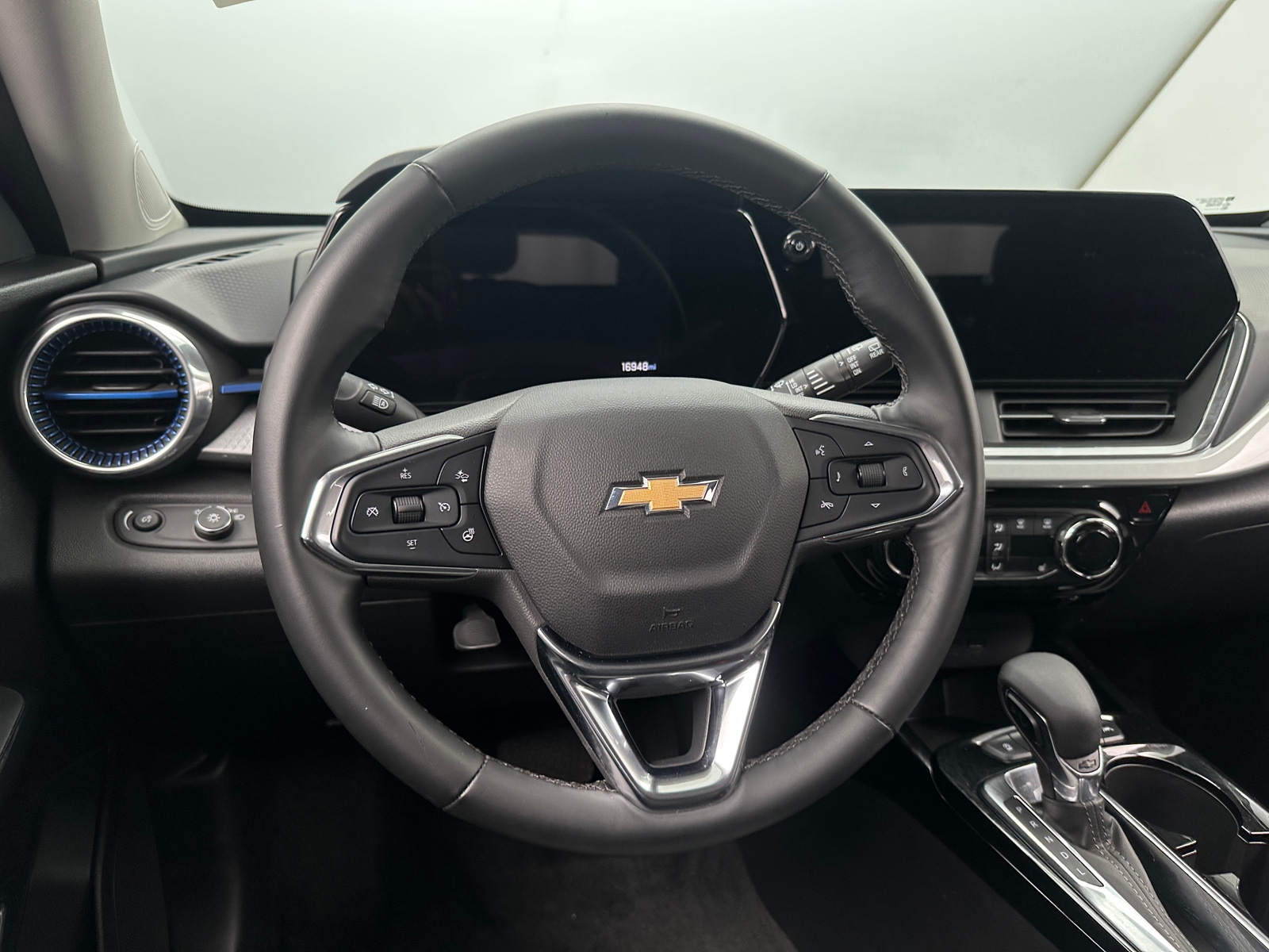 Thumbnail: 2025 Chevrolet Trax - 5