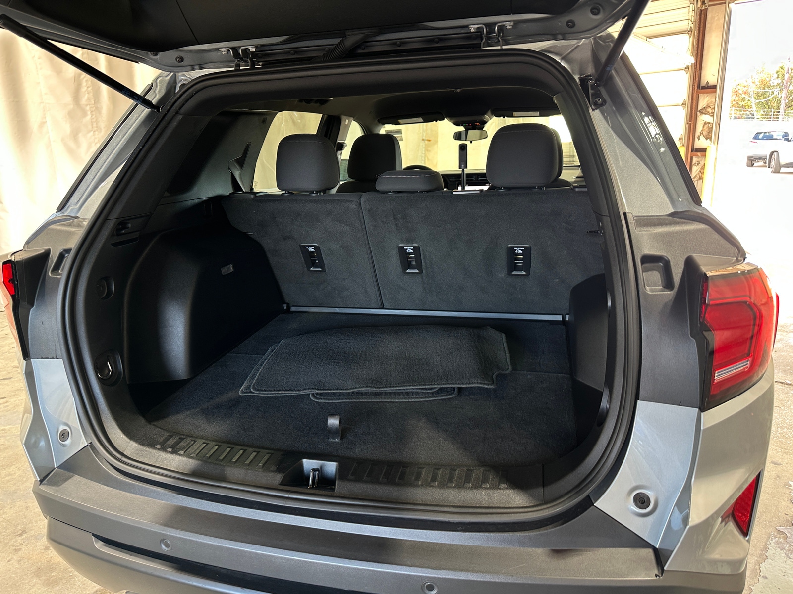 Thumbnail: 2025 GMC Terrain - 7