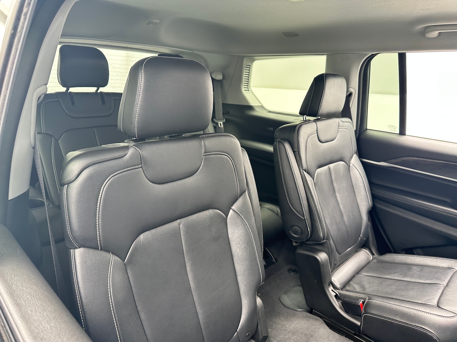 Thumbnail: 2022 Jeep Grand Cherokee L - 5