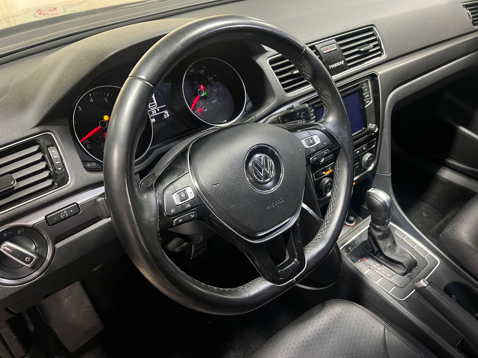 Thumbnail: 2018 Volkswagen Passat - 4