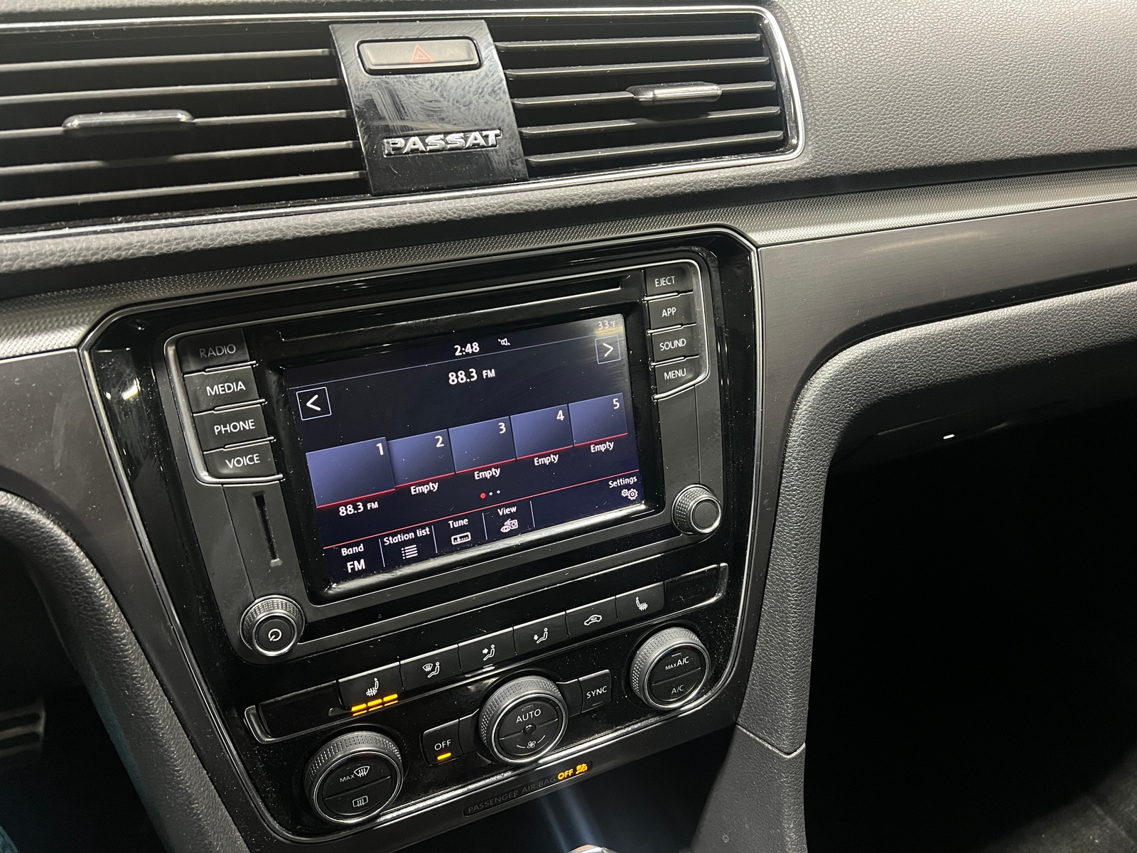 Thumbnail: 2018 Volkswagen Passat - 3