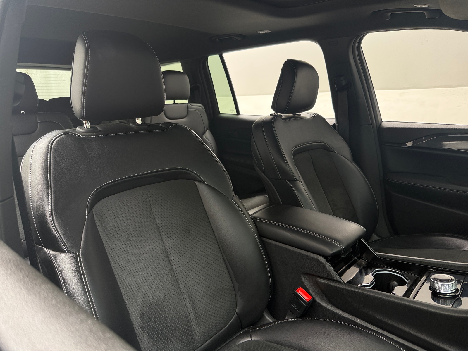 Thumbnail: 2023 Jeep Grand Cherokee L - 2