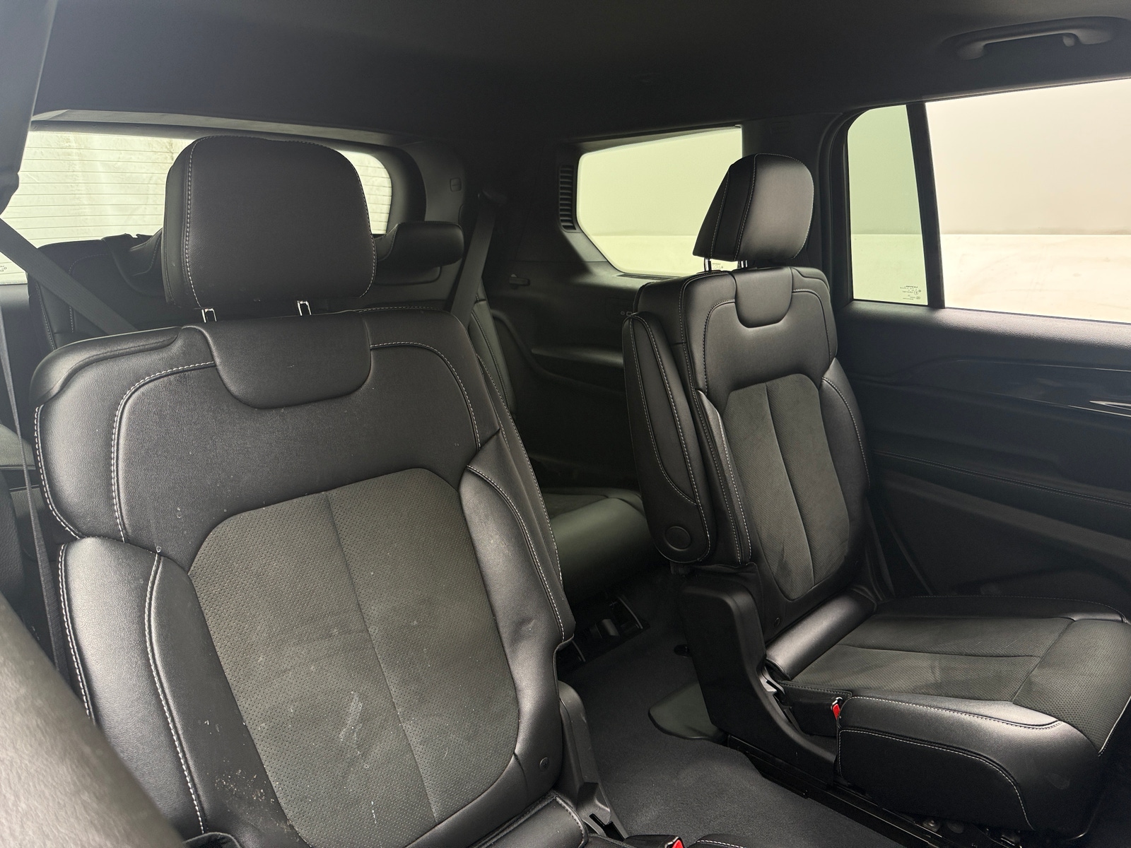 Thumbnail: 2023 Jeep Grand Cherokee L - 6