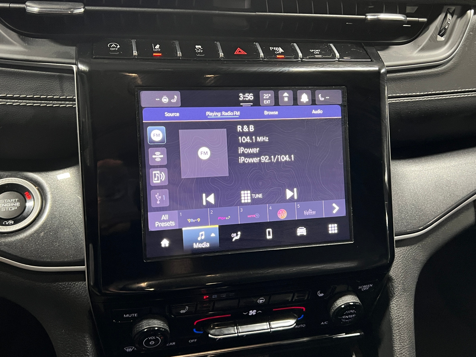 Thumbnail: 2023 Jeep Grand Cherokee L - 4