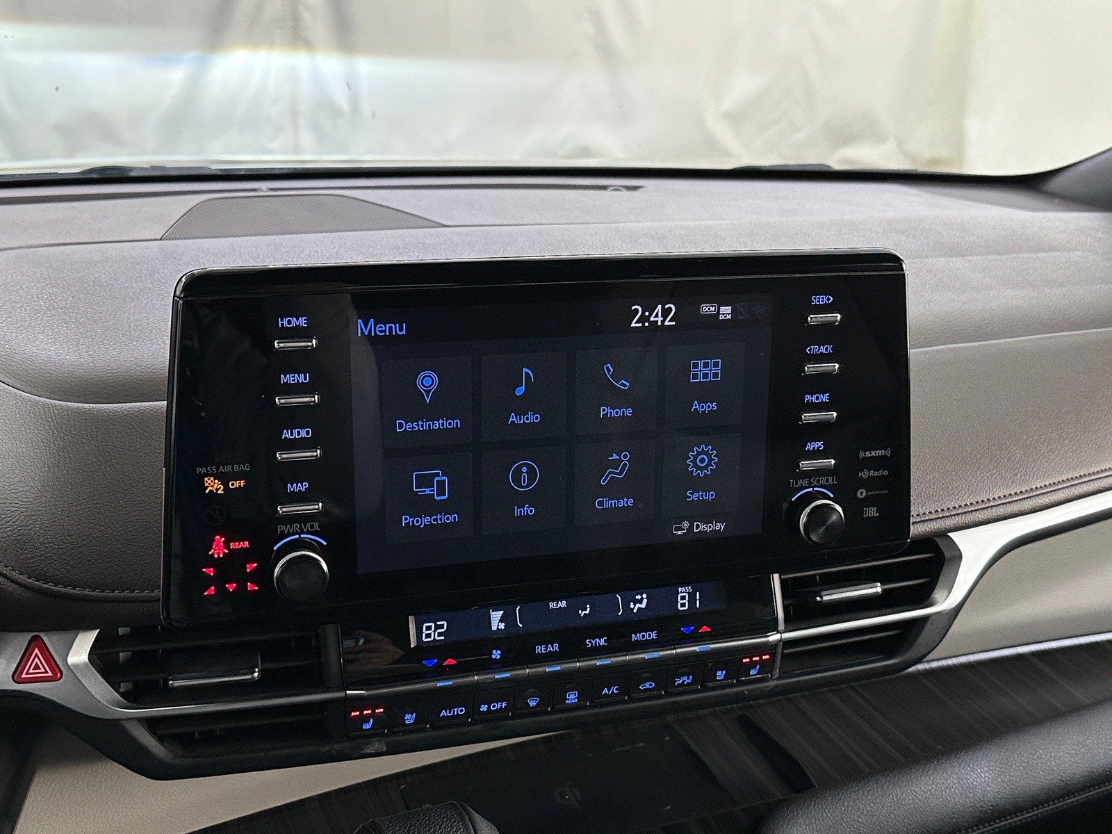 Thumbnail: 2021 Toyota Sienna - 3