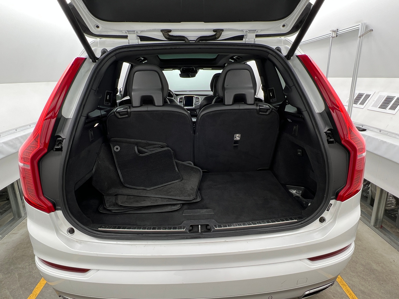 Thumbnail: 2020 Volvo XC90 - 6