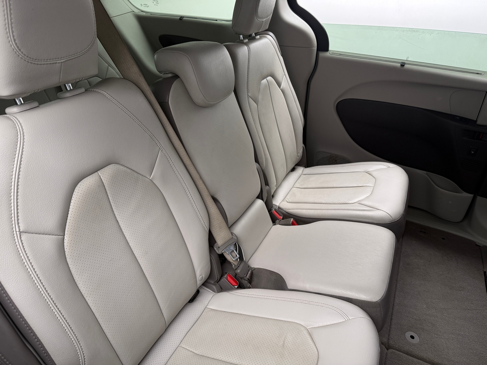 Thumbnail: 2019 Chrysler Pacifica - 5