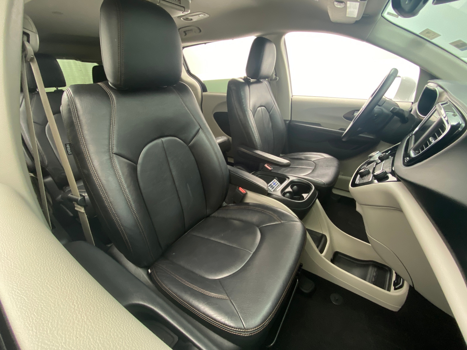 Thumbnail: 2019 Chrysler Pacifica - 2