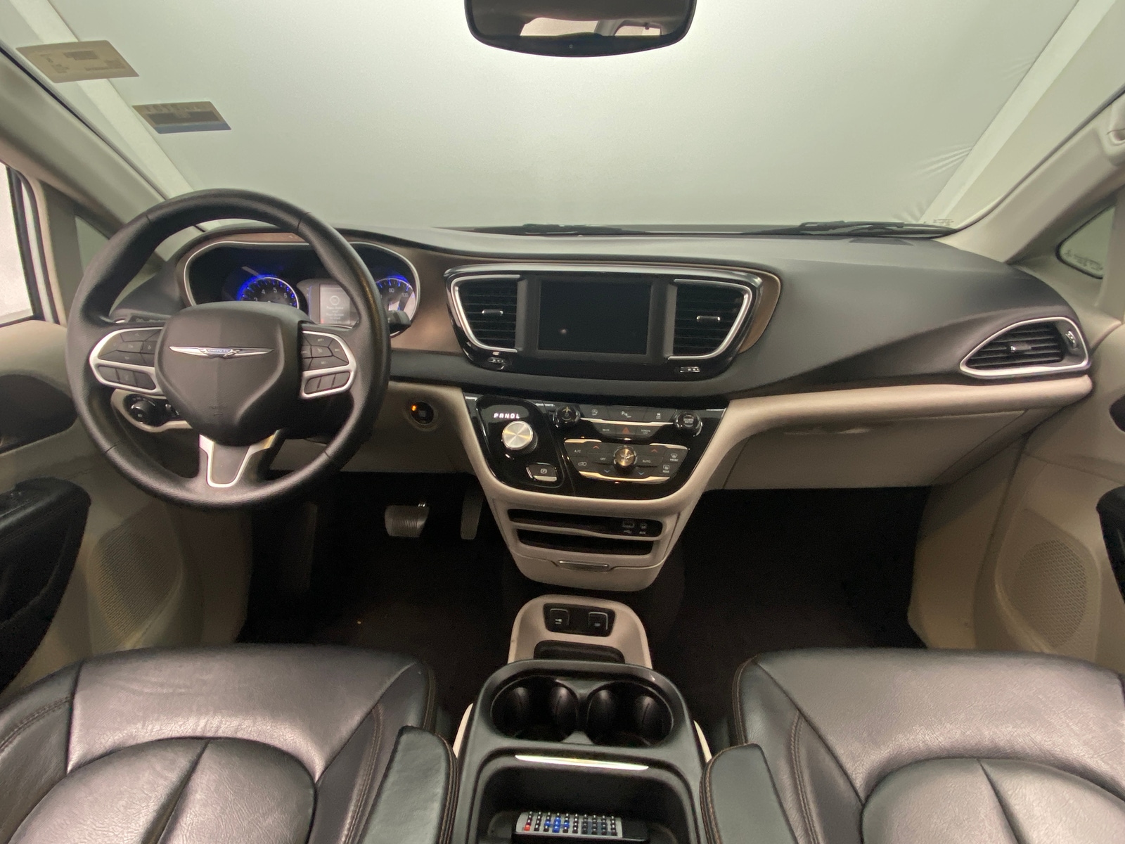 Thumbnail: 2019 Chrysler Pacifica - 3