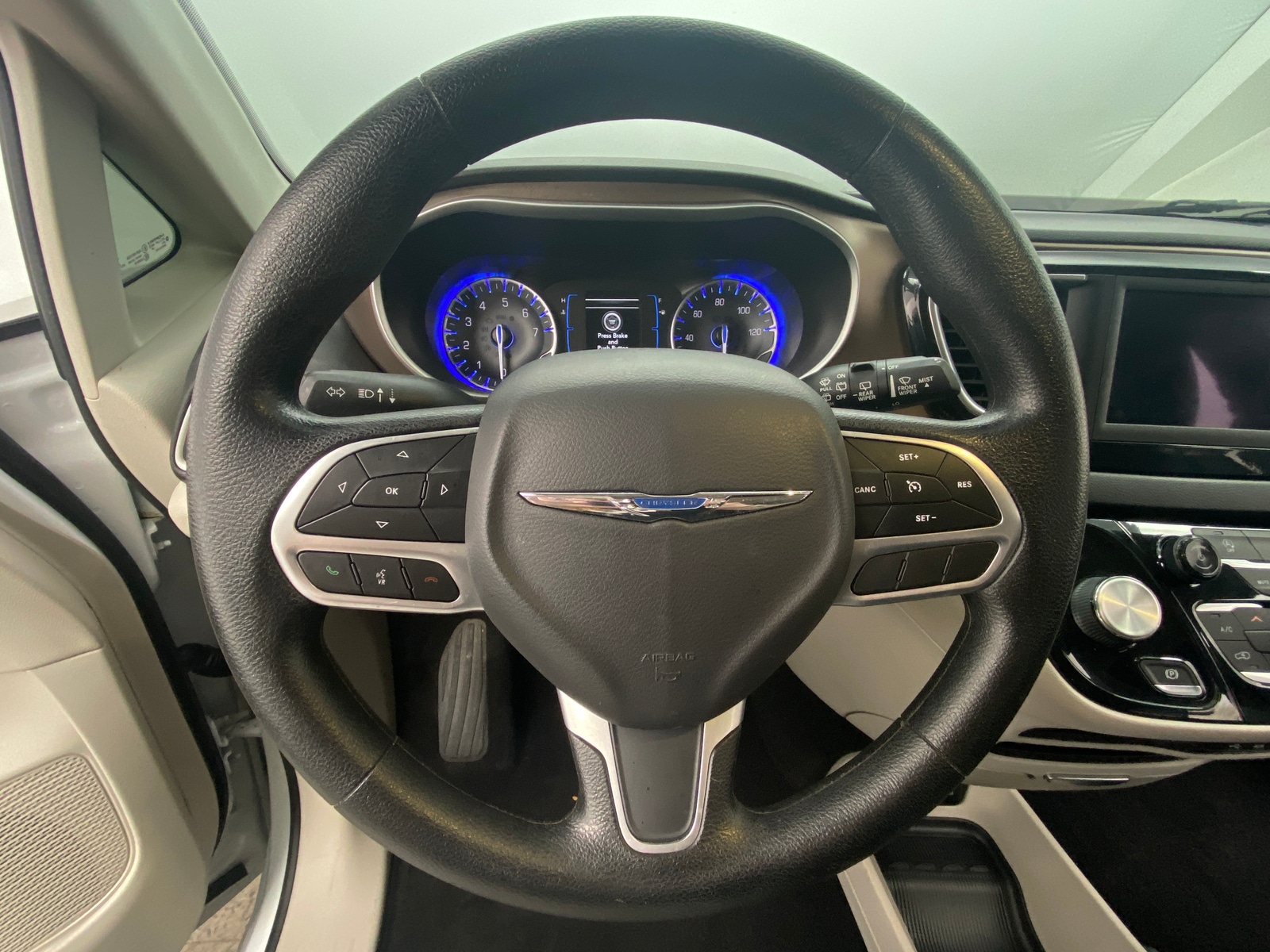 Thumbnail: 2019 Chrysler Pacifica - 5