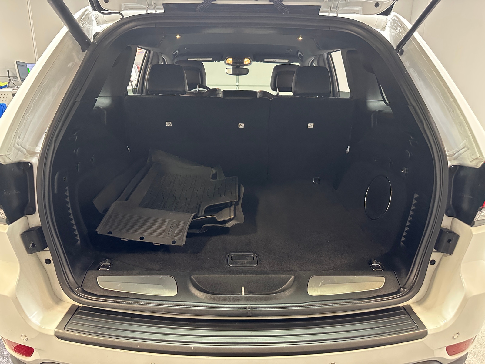 Thumbnail: 2018 Jeep Grand Cherokee - 6