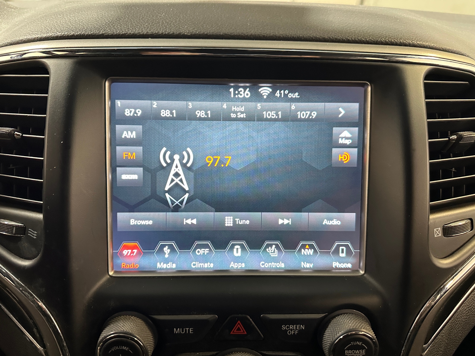 Thumbnail: 2018 Jeep Grand Cherokee - 3