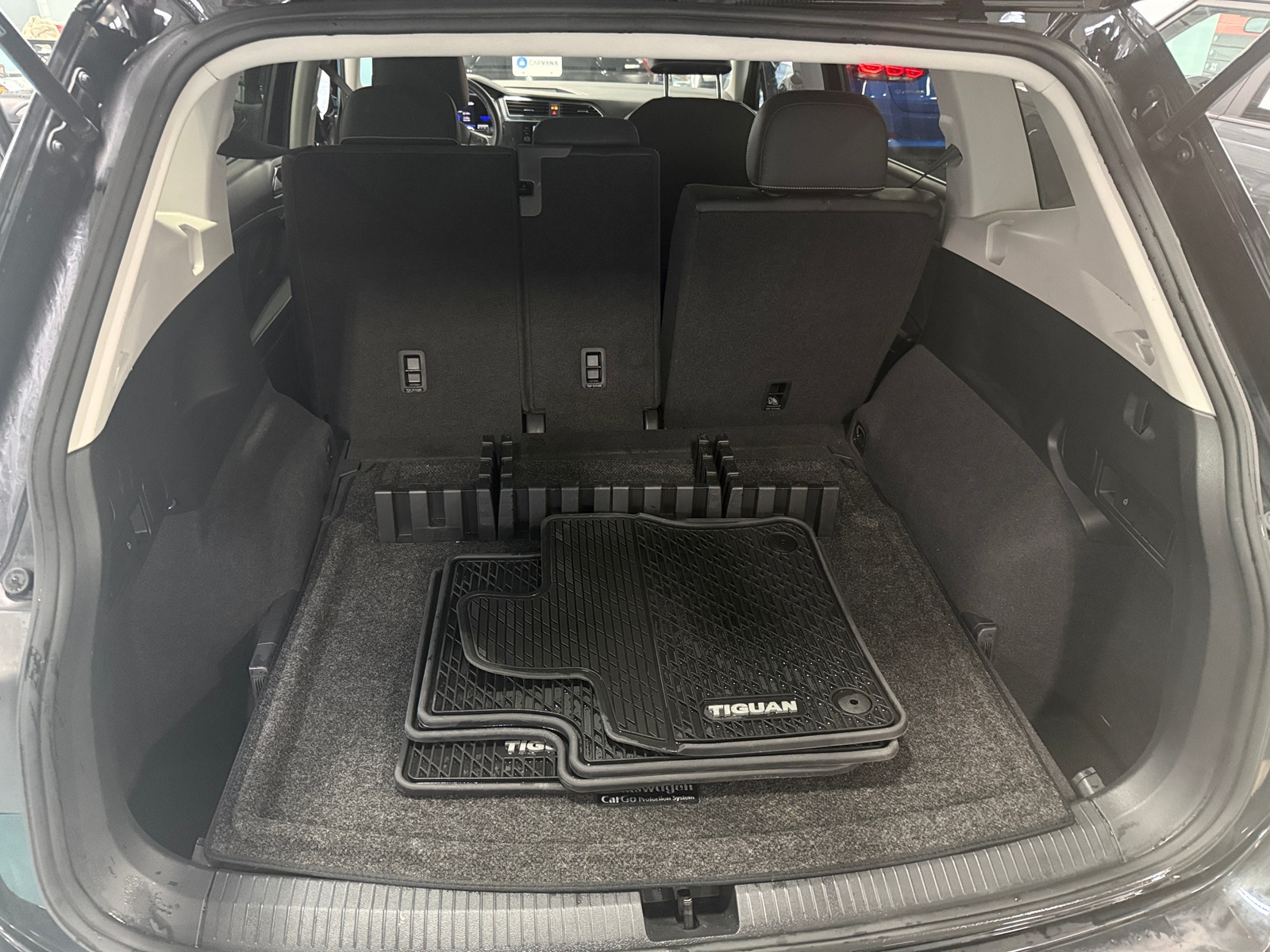 Thumbnail: 2023 Volkswagen Tiguan - 6