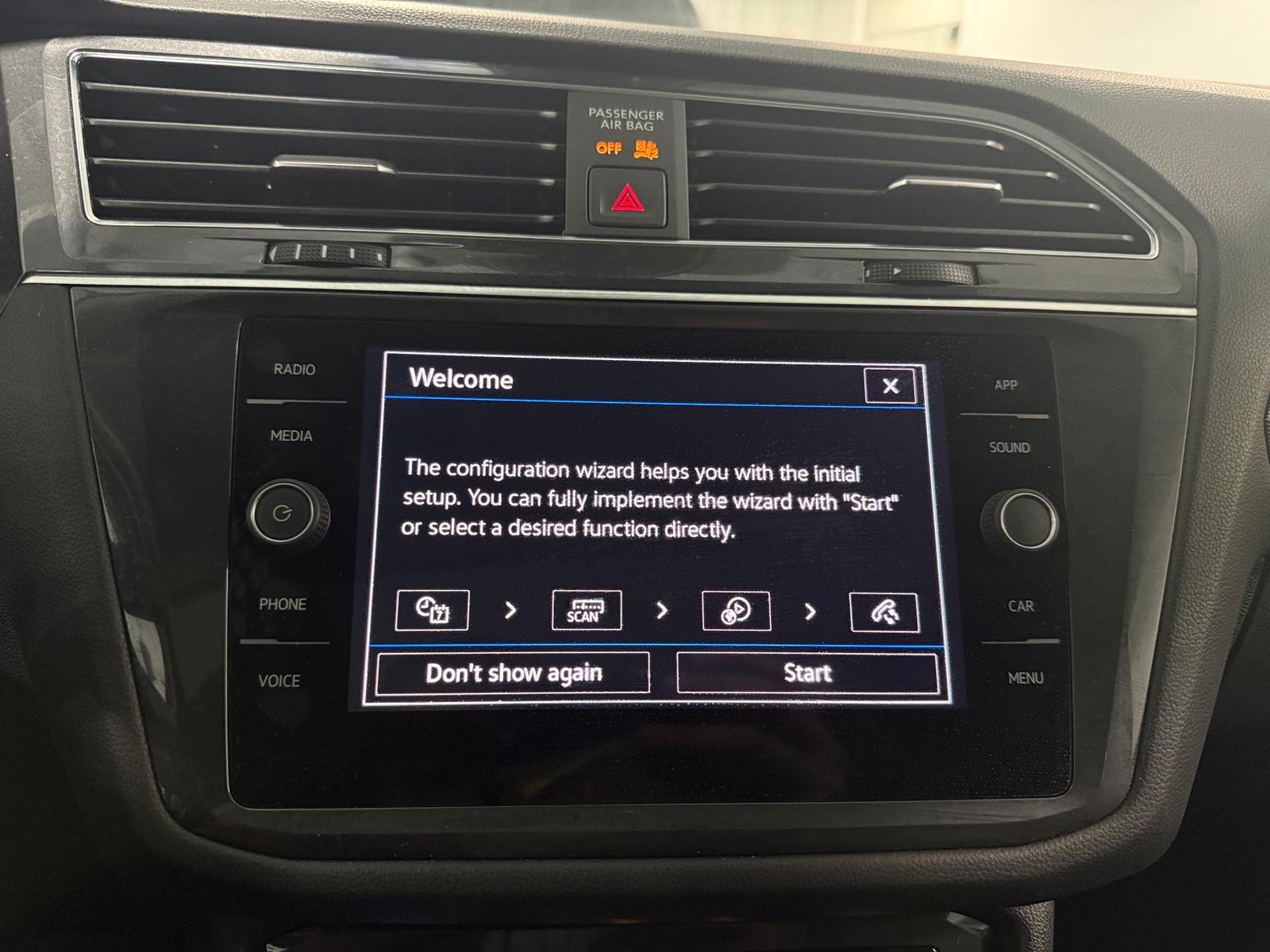 Thumbnail: 2023 Volkswagen Tiguan - 3