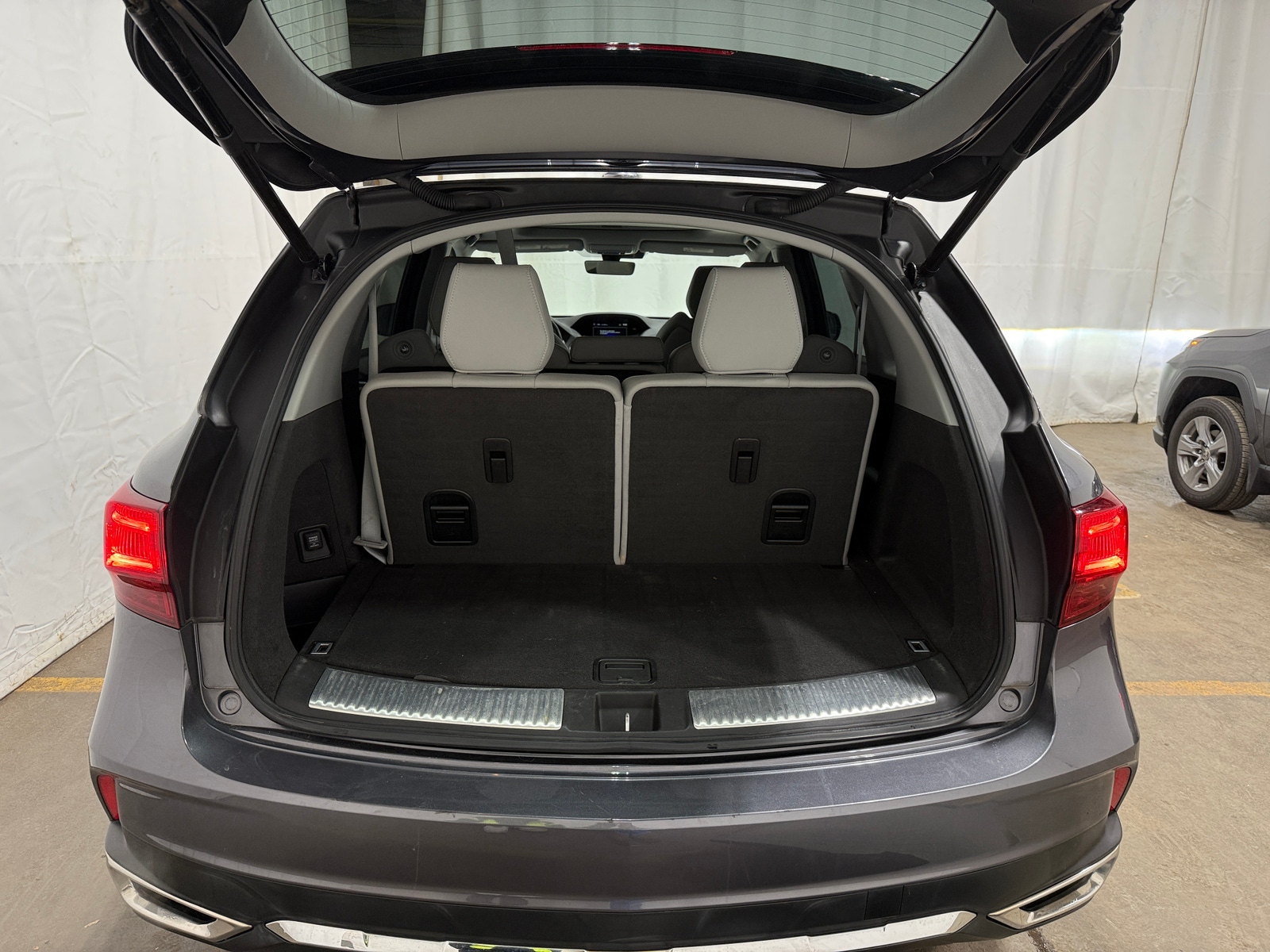 Thumbnail: 2017 Acura MDX - 6