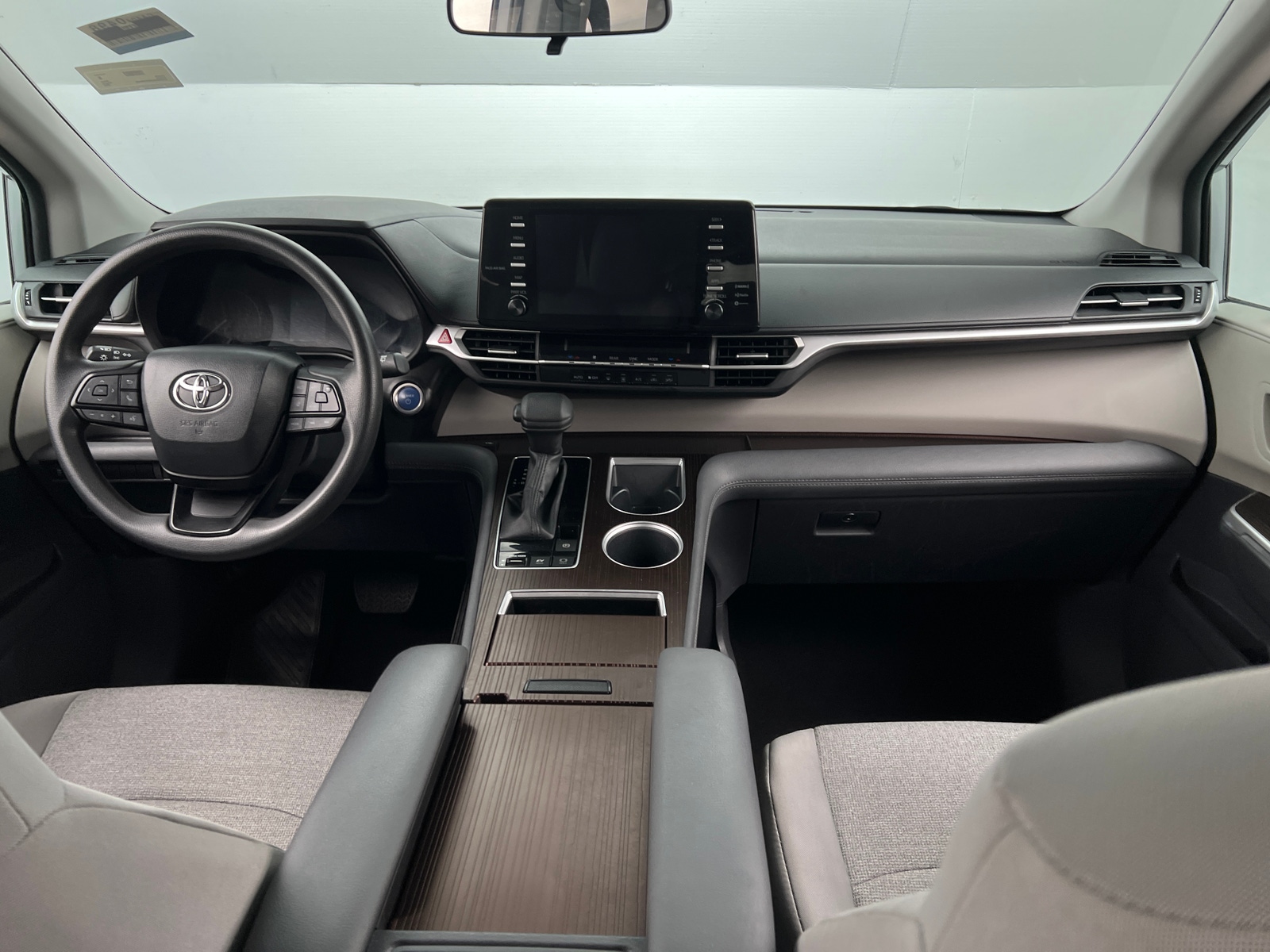 Thumbnail: 2024 Toyota Sienna - 3