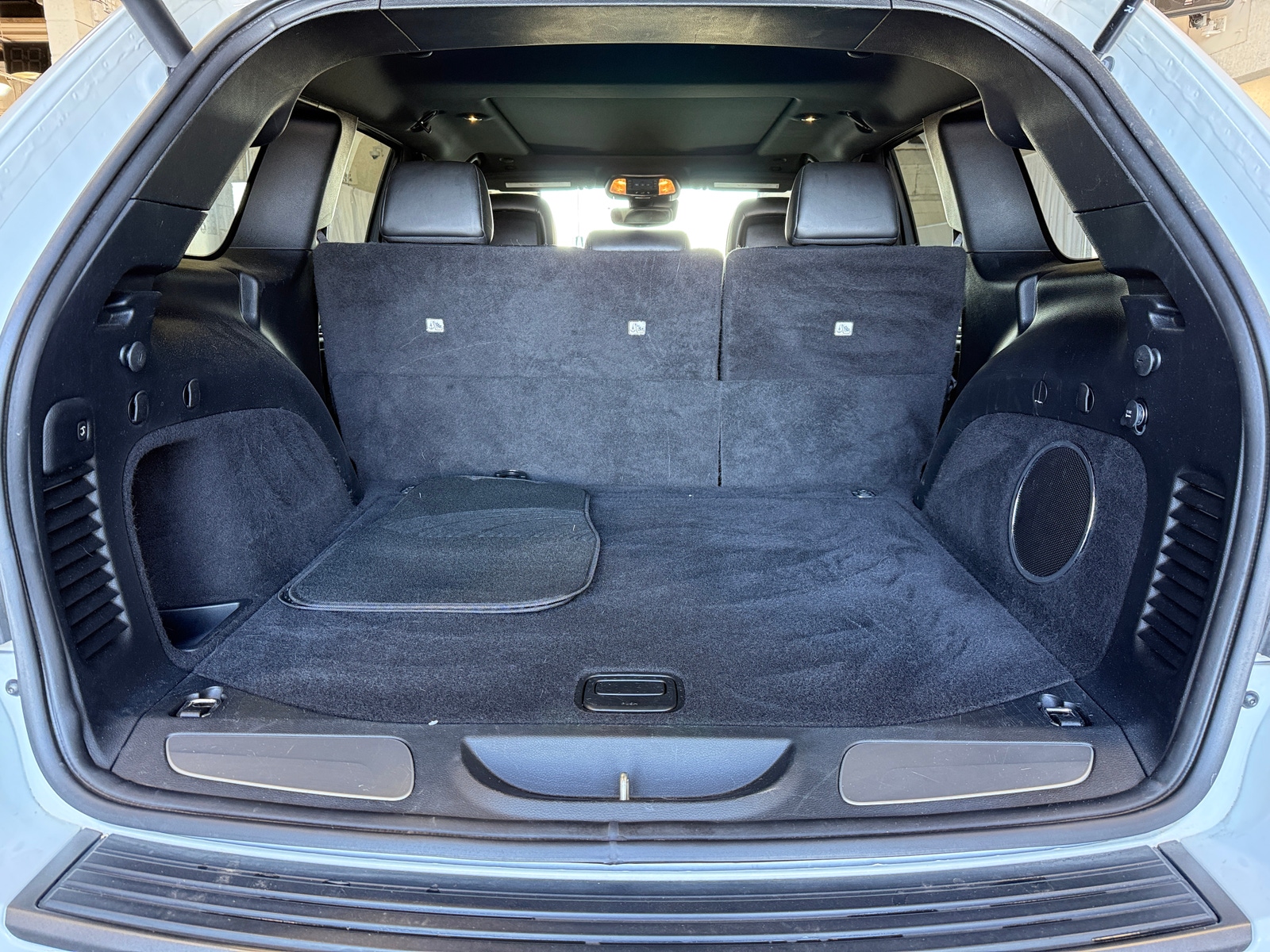 Thumbnail: 2020 Jeep Grand Cherokee - 6