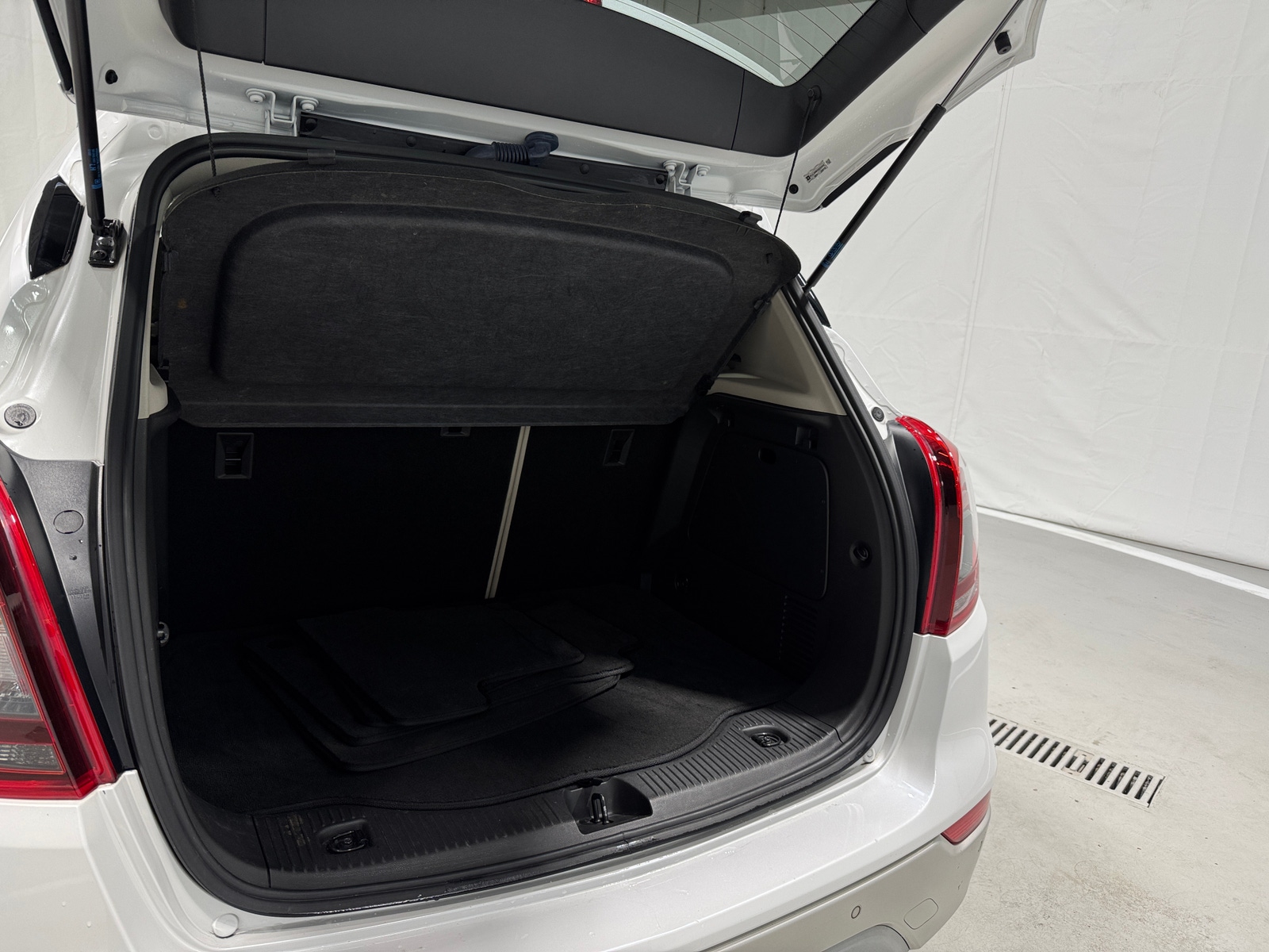 Thumbnail: 2017 Buick Encore - 6