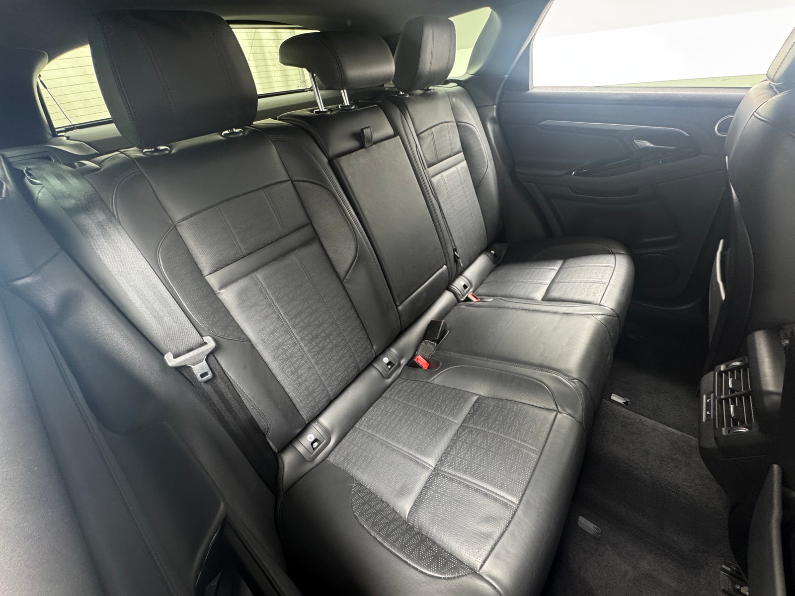 Thumbnail: 2020 Land Rover Range Rover Evoque - 5