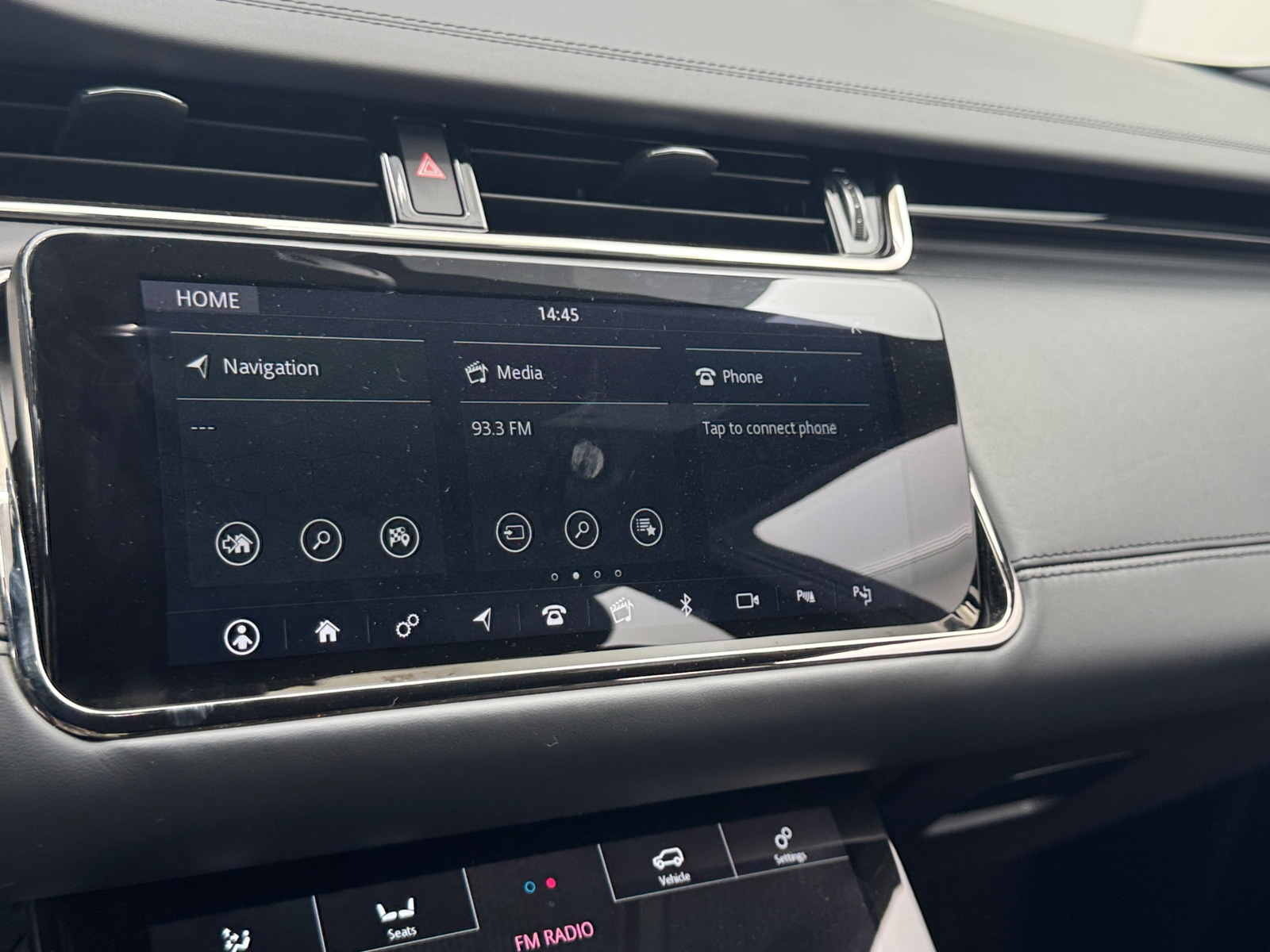 Thumbnail: 2020 Land Rover Range Rover Evoque - 3