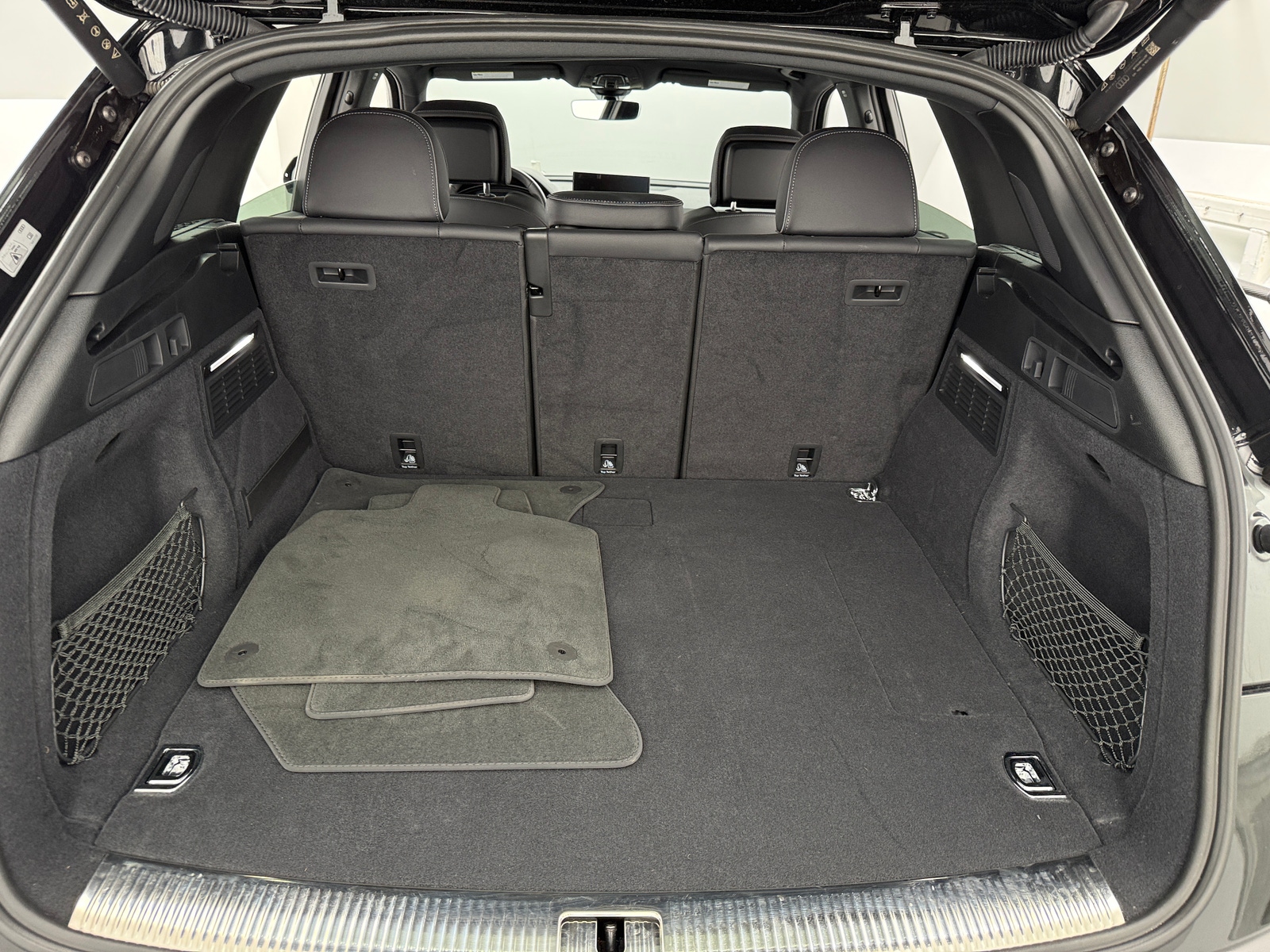 Thumbnail: 2025 Audi Q5 - 6