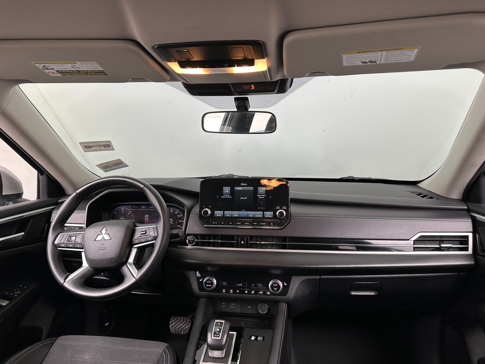 Thumbnail: 2023 Mitsubishi Outlander - 2