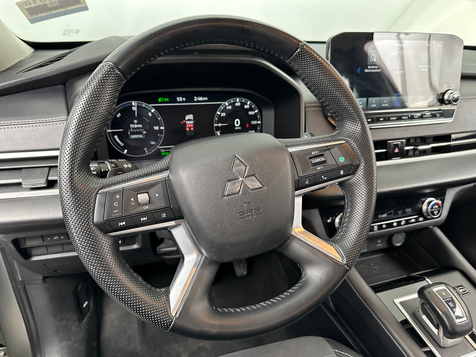 Thumbnail: 2023 Mitsubishi Outlander - 4