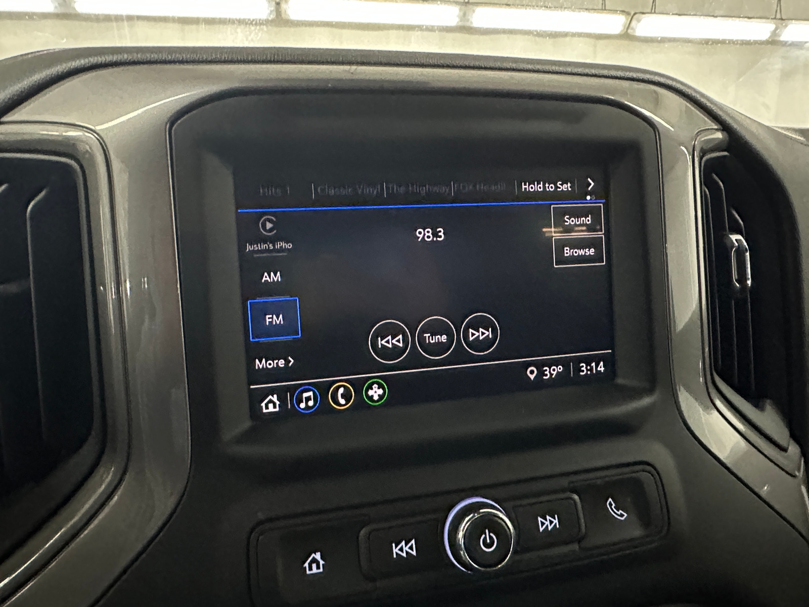 Thumbnail: 2022 Chevrolet Silverado 1500 - 4