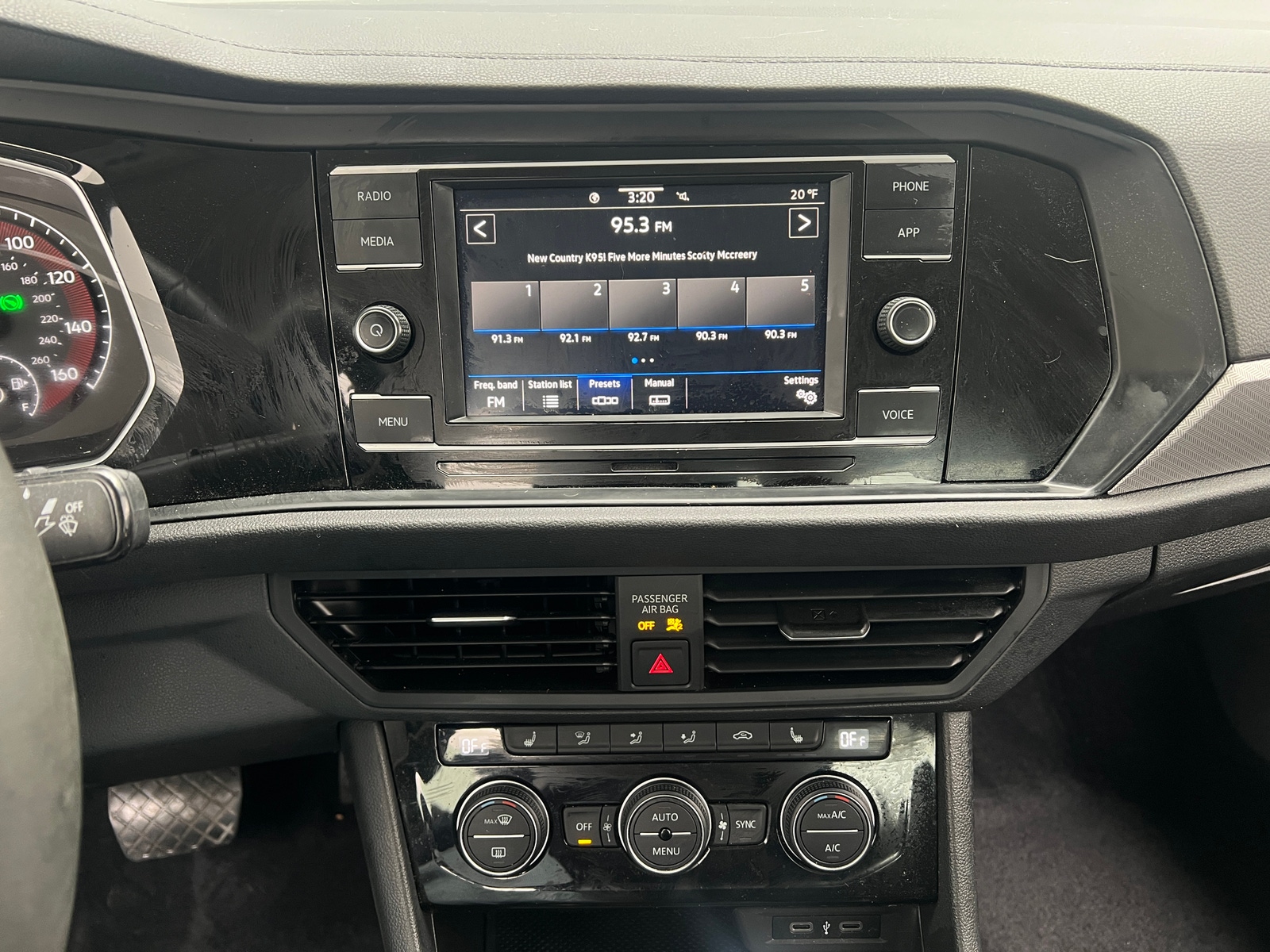 Thumbnail: 2021 Volkswagen Jetta - 3