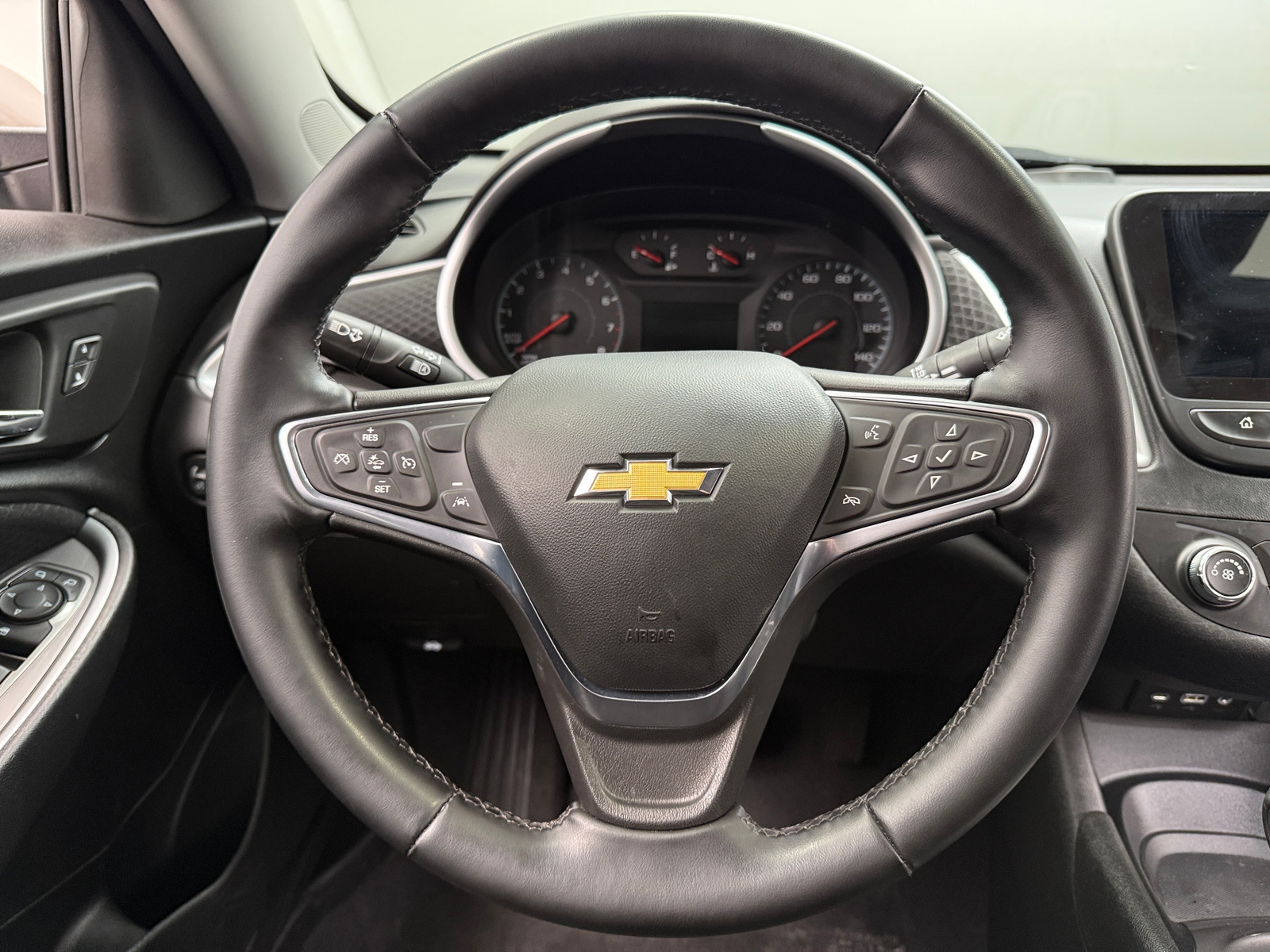 Thumbnail: 2024 Chevrolet Malibu - 5