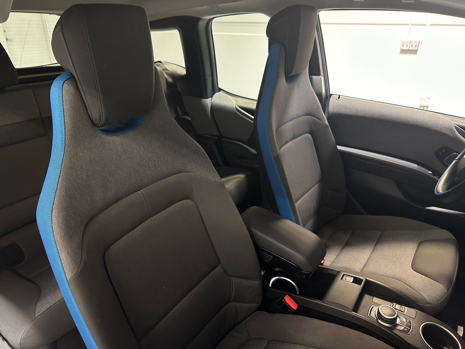 Thumbnail: 2018 BMW i3 - 2