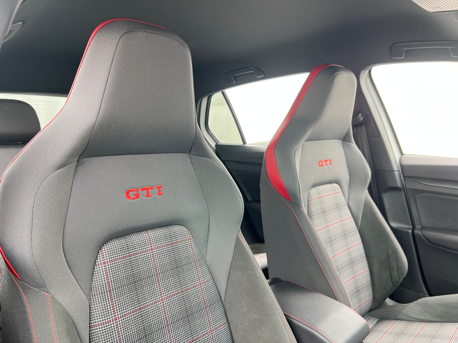 Thumbnail: 2023 Volkswagen Golf - 2