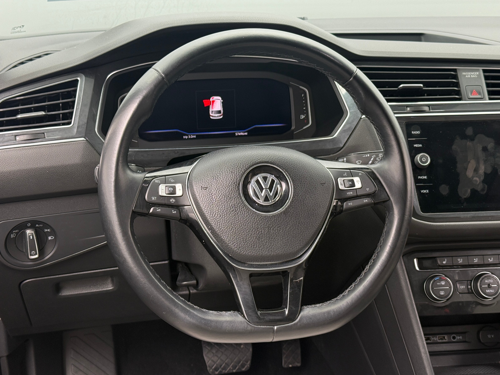 Thumbnail: 2019 Volkswagen Tiguan - 4