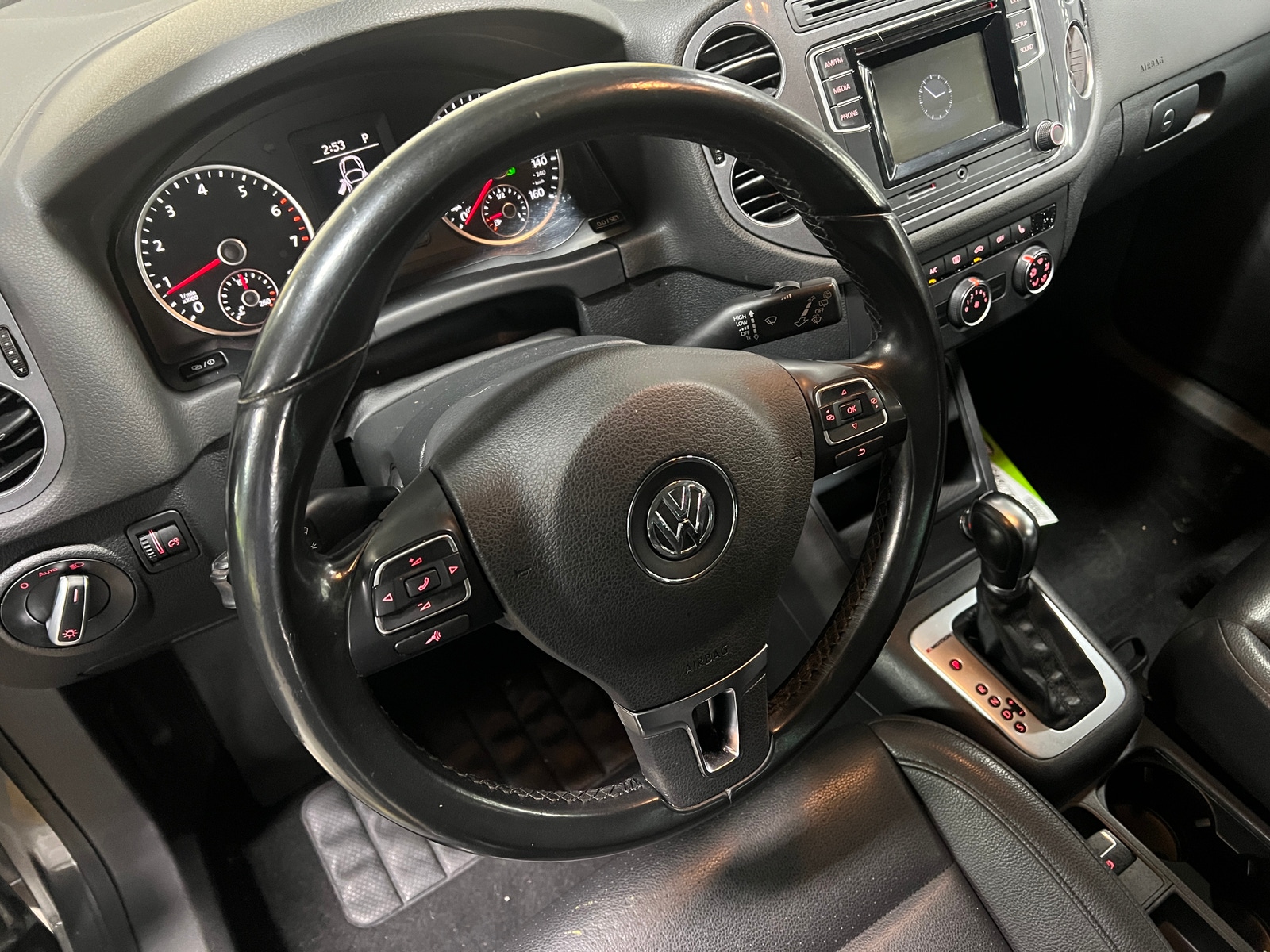 Thumbnail: 2016 Volkswagen Tiguan - 5