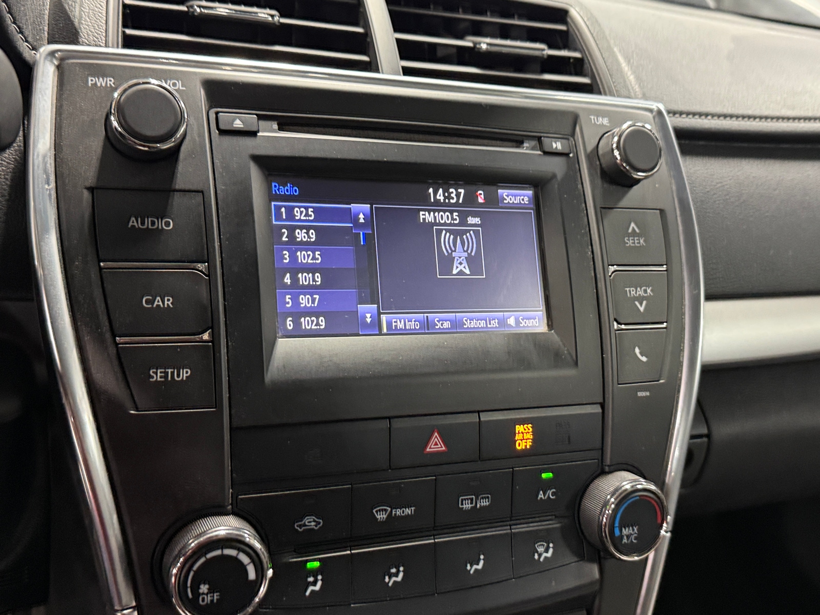 Thumbnail: 2017 Toyota Camry - 4