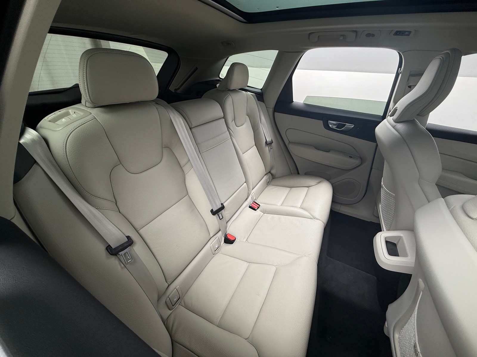 Thumbnail: 2021 Volvo XC60 - 5