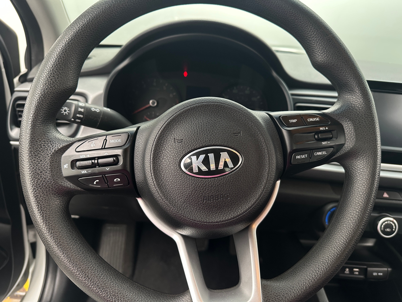 Thumbnail: 2019 Kia Rio - 5