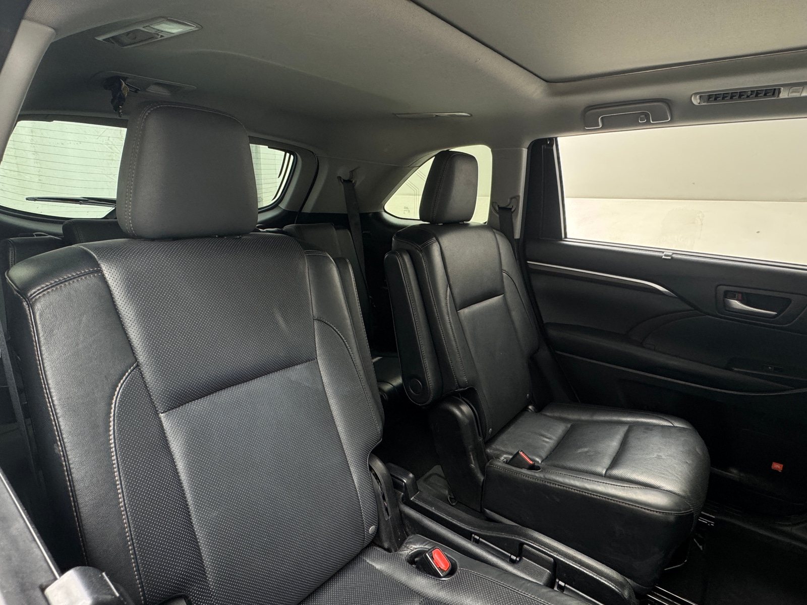 Thumbnail: 2015 Toyota Highlander - 5