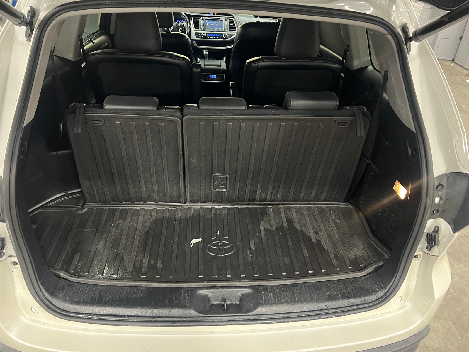 Thumbnail: 2015 Toyota Highlander - 6