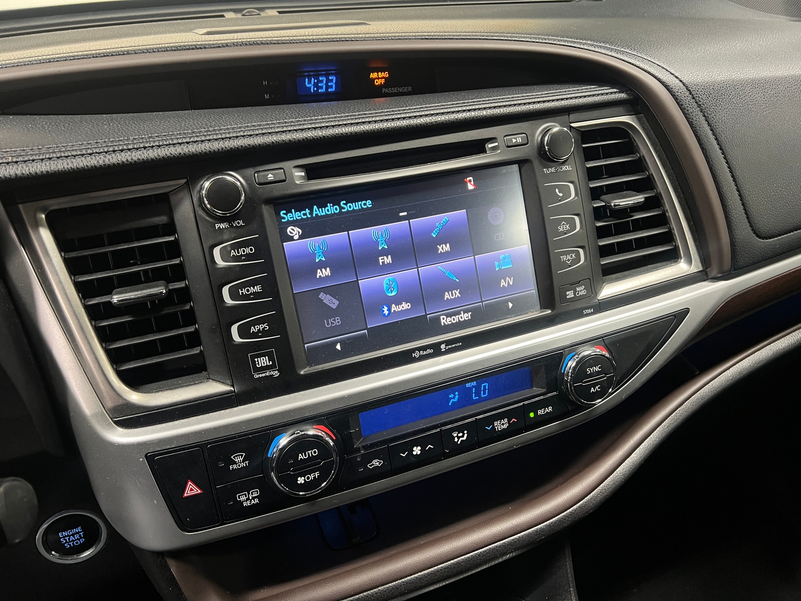 Thumbnail: 2015 Toyota Highlander - 3