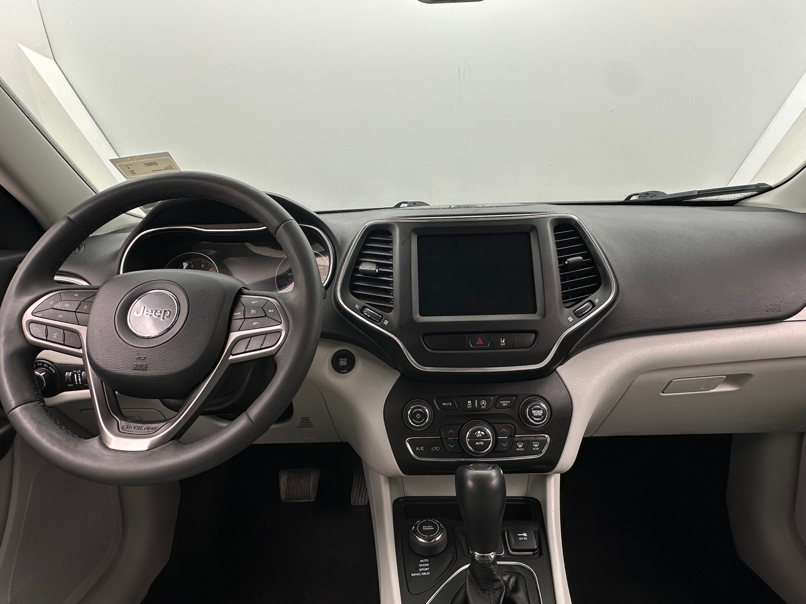 Thumbnail: 2022 Jeep Cherokee - 2