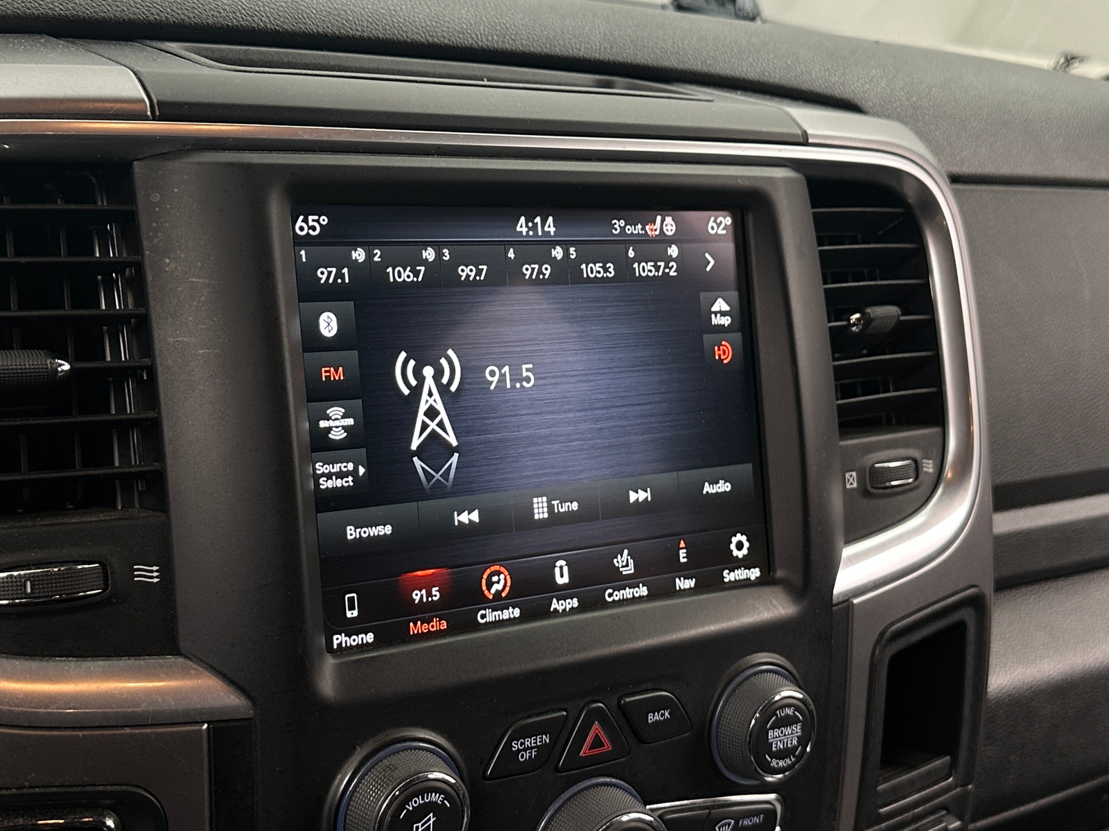 Thumbnail: 2022 RAM 1500 Classic - 4