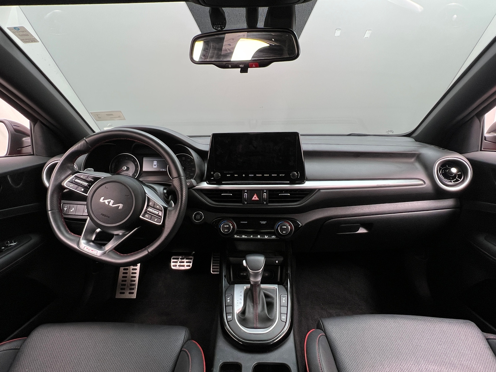 Thumbnail: 2024 Kia Forte - 3