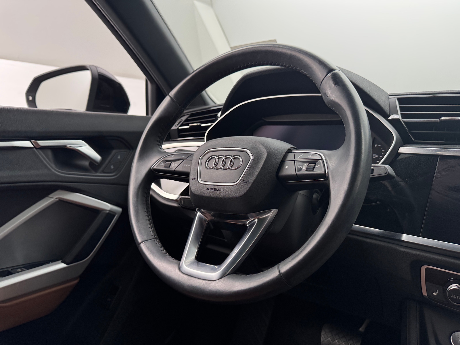 Thumbnail: 2020 Audi Q3 - 4